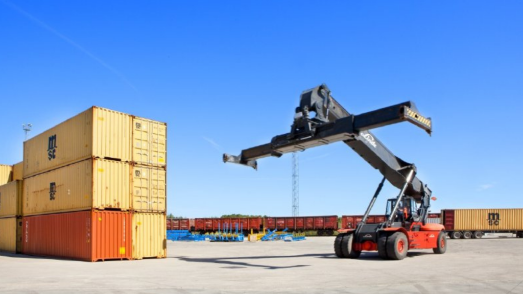 Płyta z fibrobetonu terminala kontenerowego Alekon Cargo Logistics HubOÜ w Estonii (3)